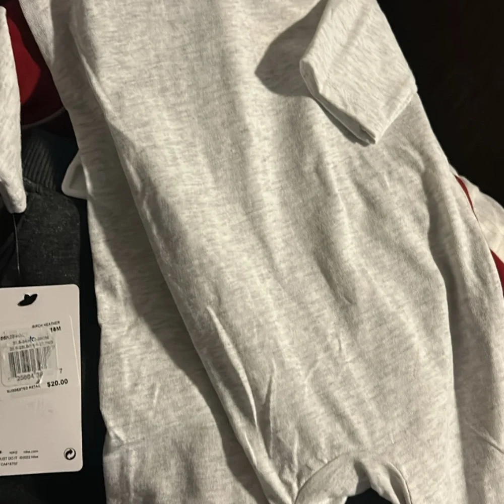 Nike onesie - Picture 5 of 6